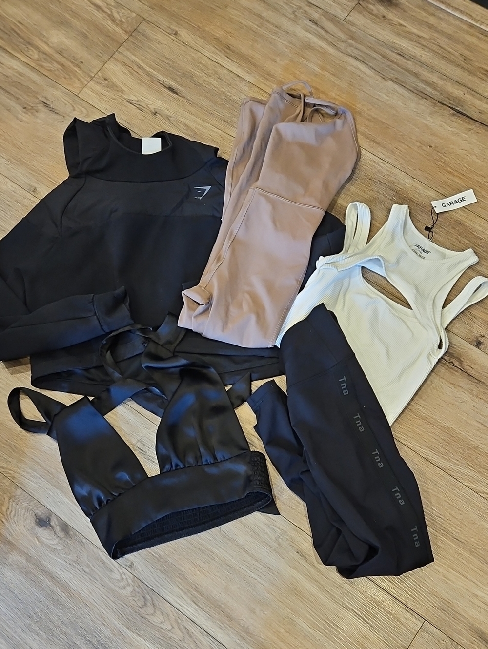 5-Piece Womenβs Bundle, TNA, Wilfred Free, Gymshark & Garage